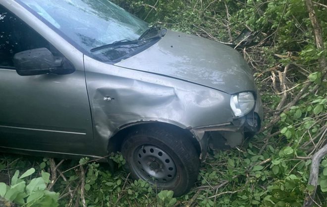 Начинающая автомобилистка получила травмы при съезде с дороги на Ставрополье