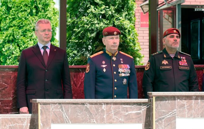 Новому командующему Северо-Кавказским округом Росгвардии вручили штандарт