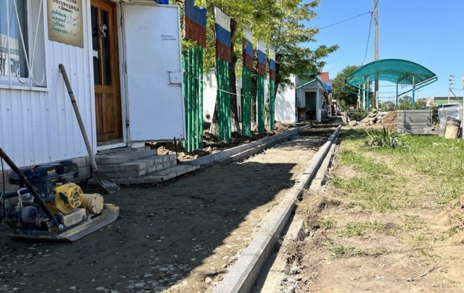 Ремонт тротуара стартовал в селе Апанасенковского округа