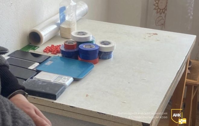 Двух наркозакладчиков из Таджикистана задержали в Ставрополе