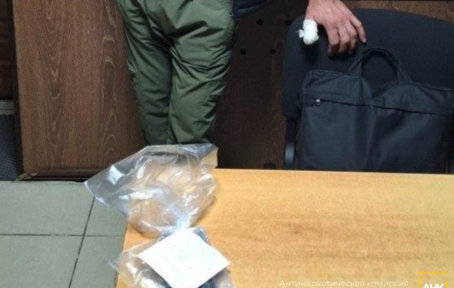 Пассажир такси на Ставрополье перевозил 22 свёртка с наркотиками
