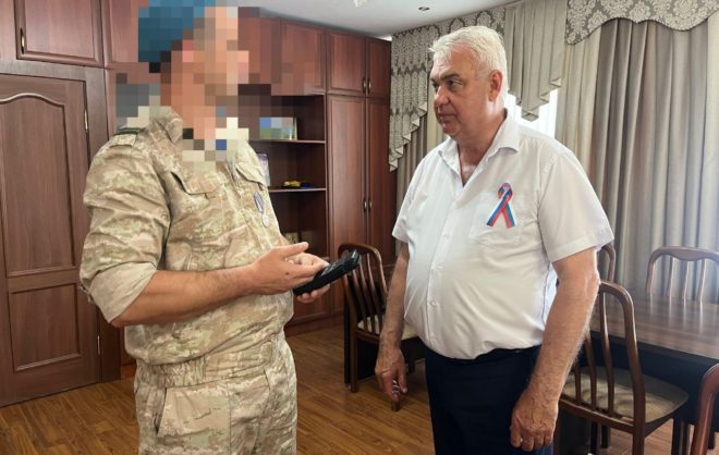 Из Новоселицкого округа бойцам СВО передали магазины для автоматов АК