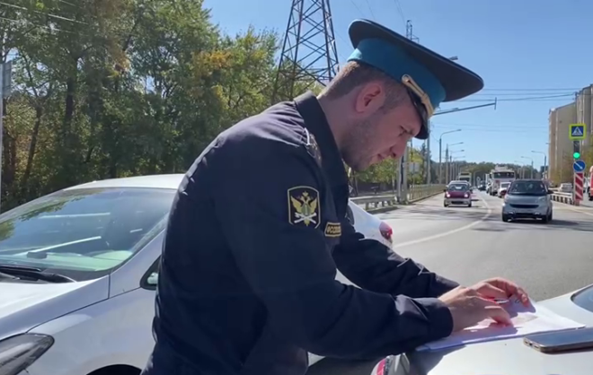 Мужчина на Ставрополье оплатил долги после ареста иномарки на дороге