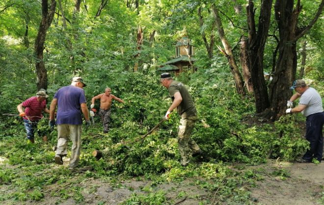 Дорогу к источнику в Александровском округе очистили после непогоды