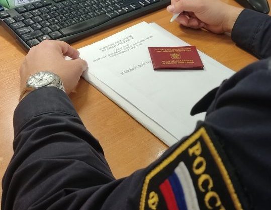 Для выезда за границу бизнесмен из Пятигорска выплатил 300 тыс рублей долга