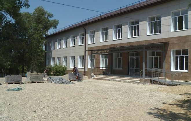 Капитальный ремонт сельской школы заканчивают в Андроповском округе
