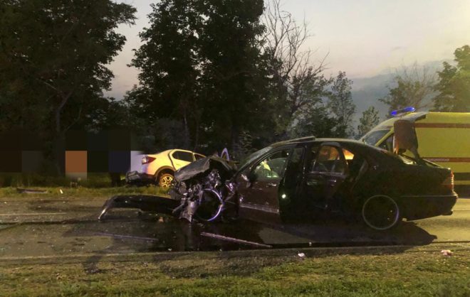 Водитель Mercedes устроил ДТП с двумя пострадавшими на Ставрополье