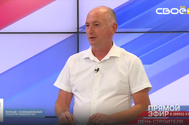 Прямой эфир. День строителя. Андрей Уваров