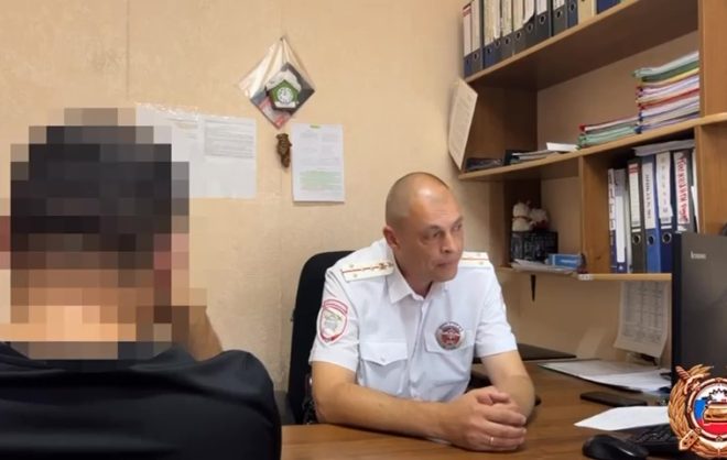 За поездку на автомобиле по тротуару наказали водителя в Минводах
