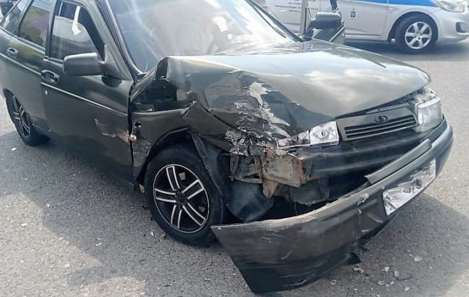 Два водителя пострадали в столкновении легковых авто в Ставрополе