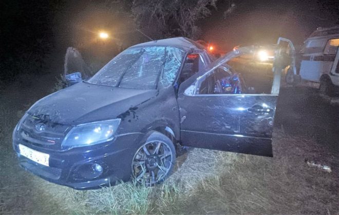 Три человека пострадали при опрокидывании авто в Благодарненском округе