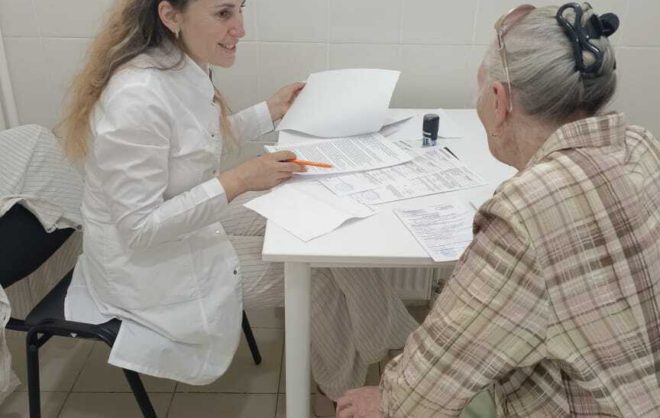 Около 100 пациентов приняла выездная бригада врачей в Александровском округе