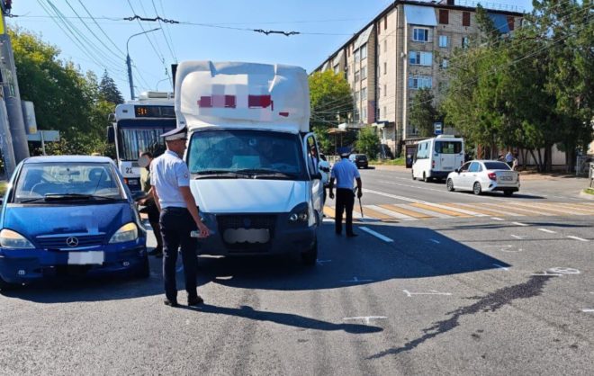 Две аварии с четырьмя автомобилями произошли на улице Шпаковской в Ставрополе