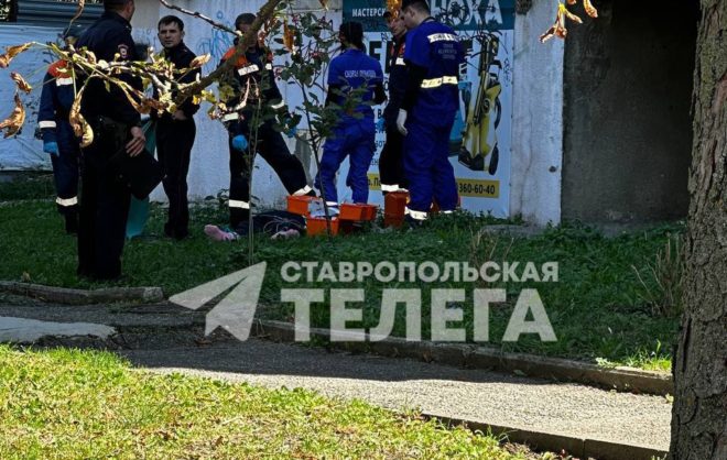 В Ставрополе человек выпал из окна многоэтажки