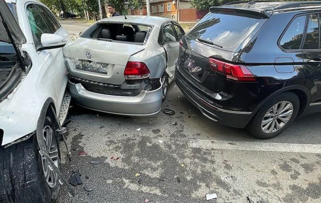 В ДТП с четырьмя машинами в Ставрополе пострадал один человек