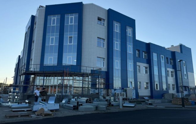 Строительство поликлиники в Михайловске завершат до конца 2025 года