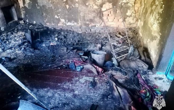 Мужчина погиб при пожаре в летней кухне в Грачёвском округе