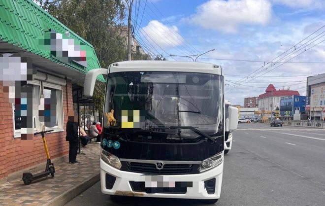 Пенсионерка ударилась головой в резко тронувшемся автобусе в Ставрополе