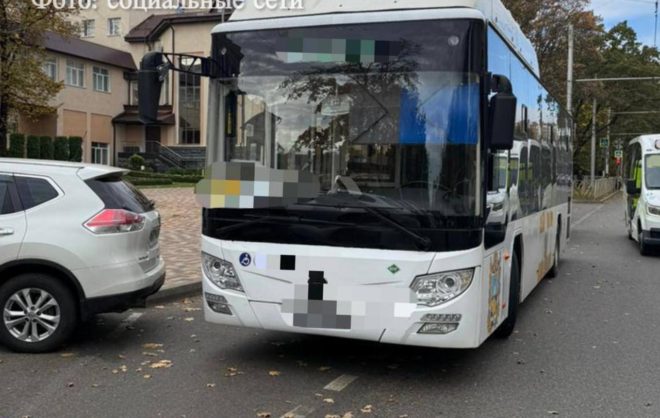 Пассажир автобуса в Ставрополе упал при резком торможении