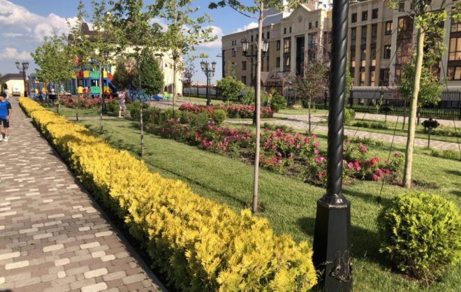Новые тротуары и скамейки установят в селе Благодарненского округа