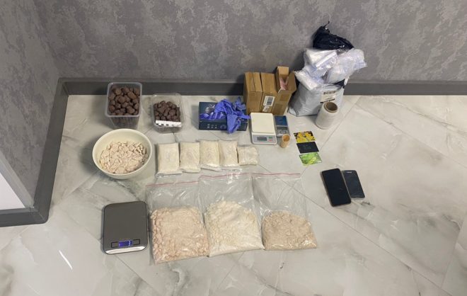 Больше 3 кг наркотиков изъяли у жительницы Пятигорска на Ставрополье