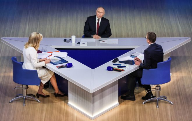 Президент РФ: в стране создают условия для удержания молодых специалистов
