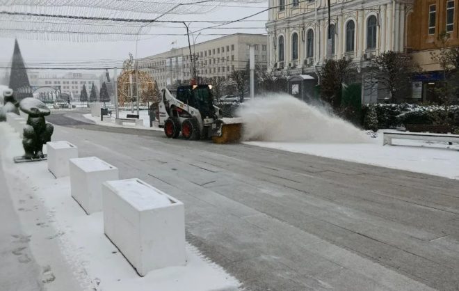 В Ставрополе для уборки снега задействовали 60 единиц техники