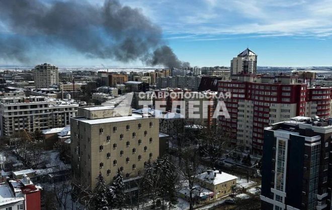 Частный дом загорелся в Ставрополе в проезде Шипкинском