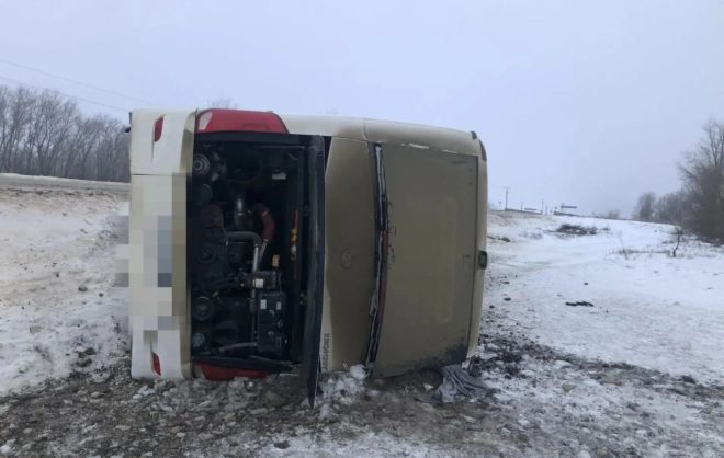 Четыре человека пострадали в ДТП с рейсовым автобусом в Ипатовском округе