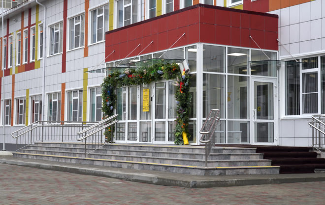 Губернатор посетил модульную школу на юге Ставрополя
