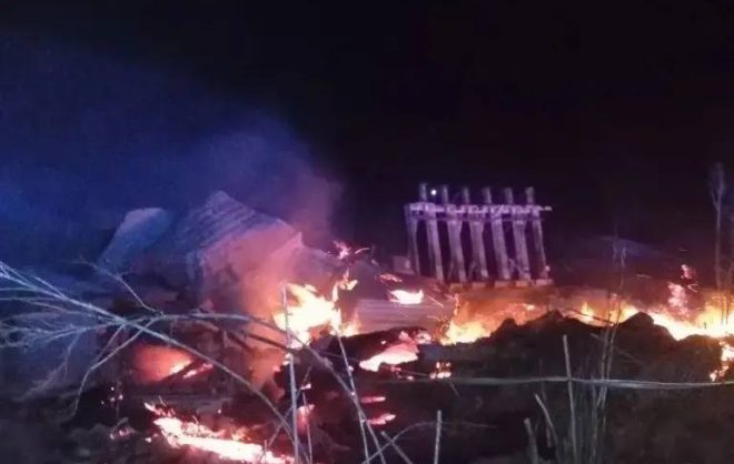 Хозпостройка с пиломатериалами горела в селе Ипатовского округа