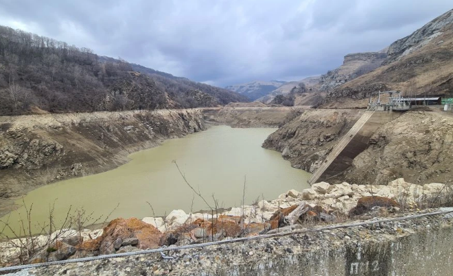 Уровень воды в Эшкаконском водохранилище опустился до минимальной отметки