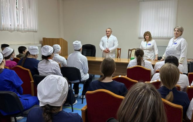 Десять молодых медиков пополнили штат больницы в Предгорном округе