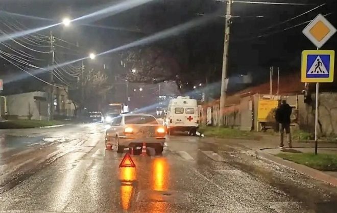 Водитель иномарки сбил женщину на пешеходном переходе в Кисловодске