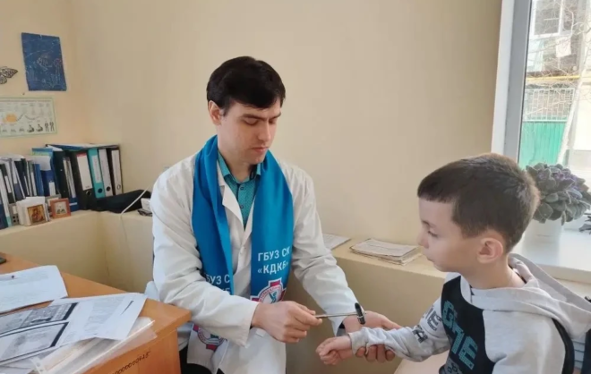 Выездная бригада врачей осмотрела детей в хуторе Дёмино