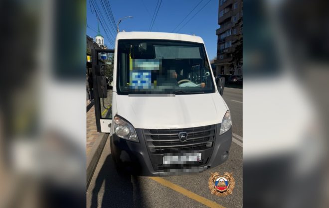 Школьник получил травму головы из-за резкого торможения автобуса в Ставрополе