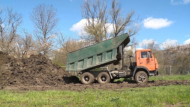 В Невинномысске благоустраивают новый сквер