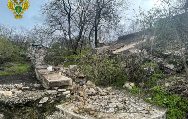 После обрушения скалы в Пятигорске начали проверку