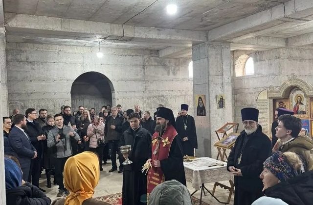 Пасхальный молебен прошёл в Светлый понедельник в храме Кисловодска