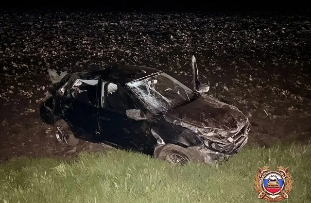 При опрокидывании авто в Минераловодском округе погиб человек
