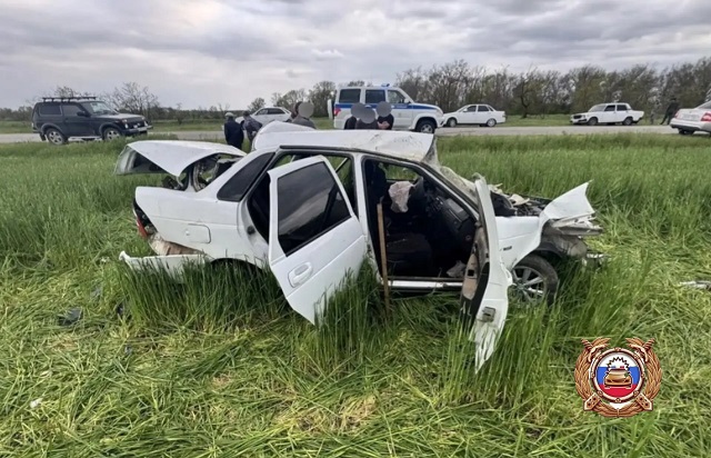Пассажир пострадал при опрокидывании авто в Курском округе