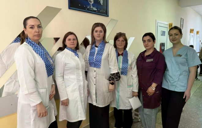 Мобильная бригада медиков провела прием жителей станицы Александрийской