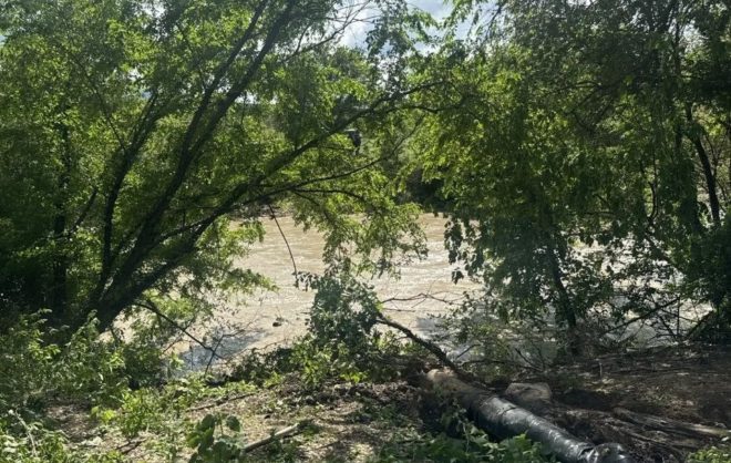 Повреждённый потоками воды мост демонтировали в Минераловодском округе