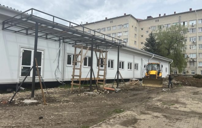 В Ставрополе продолжают строить модульное приёмное отделение скорой помощи