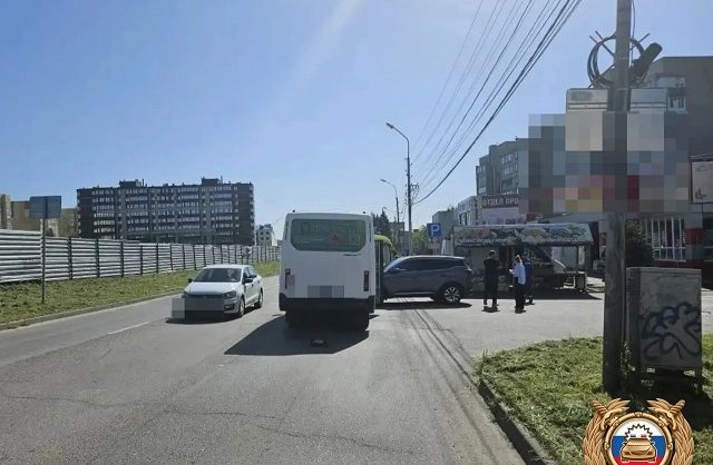 Восьмилетняя девочка получила травмы лица в ДТП с маршруткой в Ставрополе