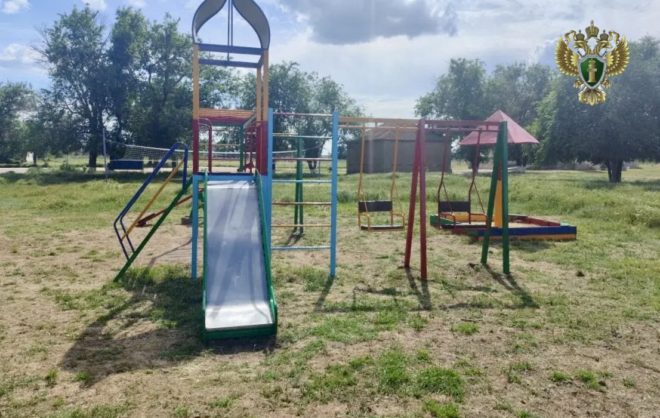 В Ипатовском округе приведут в порядок 7 бесхозных детских площадок