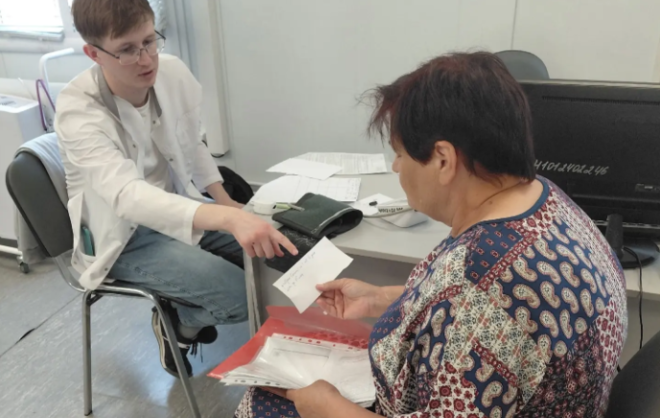 Мобильная бригада медиков провела выездной приём в Красногвардейском округе
