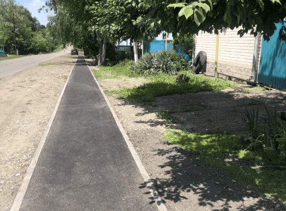 В хуторе Кочубеевского округа обустроили тротуар