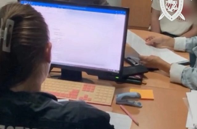 Трое жителей соседних регионов напали в Ставрополе на парня и 17-летнюю девушку