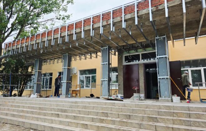 В хуторе Минераловодского округа завершают капремонт школы